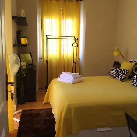 Casa Das Cores Benfica Bed & Breakfast *
